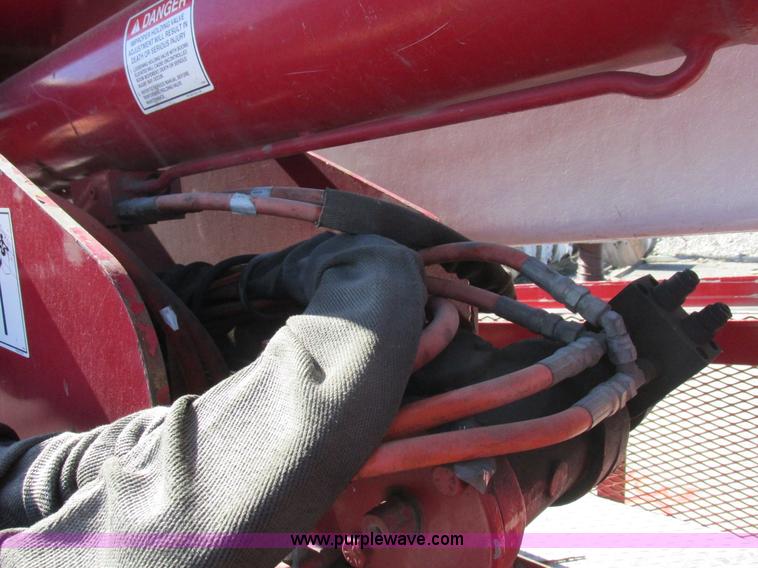 image for item K2211 2005 International DuraStar 4400 bucket truck