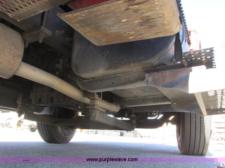 image for item K2211 2005 International DuraStar 4400 bucket truck