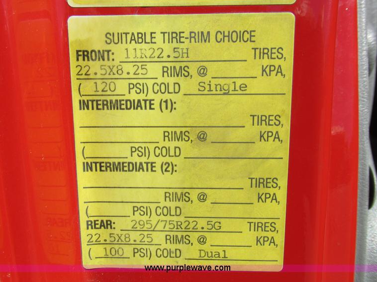 image for item K2211 2005 International DuraStar 4400 bucket truck