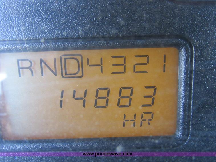 image for item K2211 2005 International DuraStar 4400 bucket truck