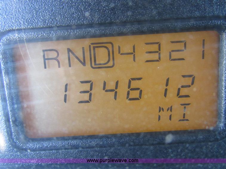 image for item K2211 2005 International DuraStar 4400 bucket truck