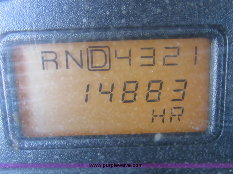 image for item K2211 2005 International DuraStar 4400 bucket truck