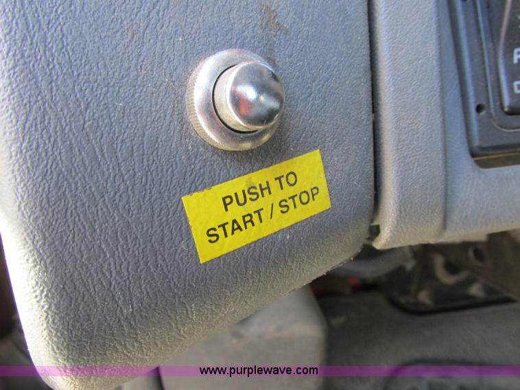 image for item K2211 2005 International DuraStar 4400 bucket truck