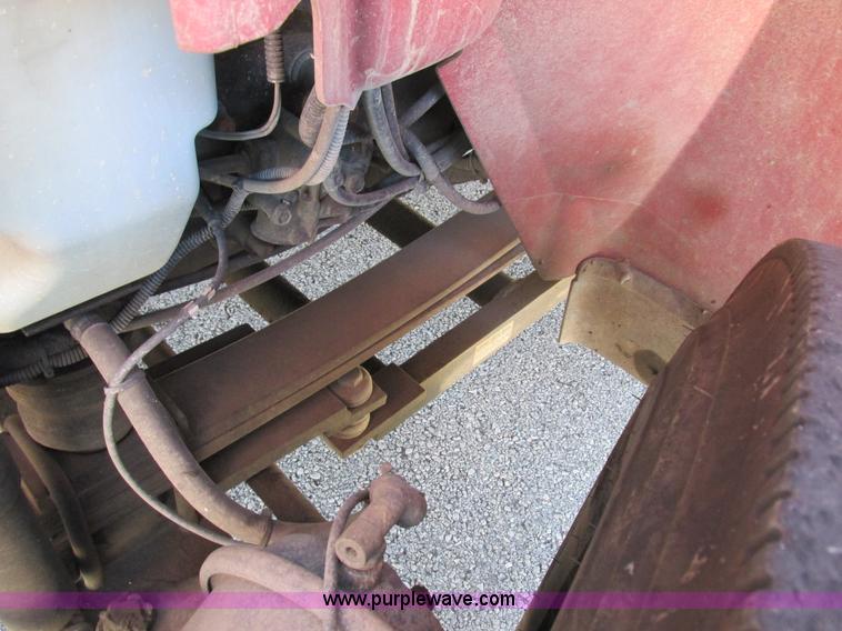 image for item K2211 2005 International DuraStar 4400 bucket truck