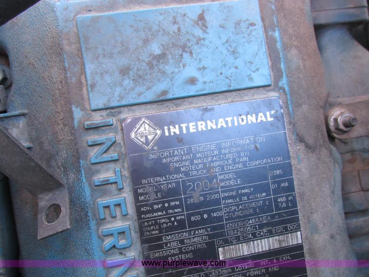 image for item K2211 2005 International DuraStar 4400 bucket truck