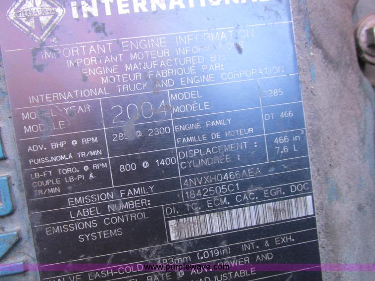 image for item K2211 2005 International DuraStar 4400 bucket truck