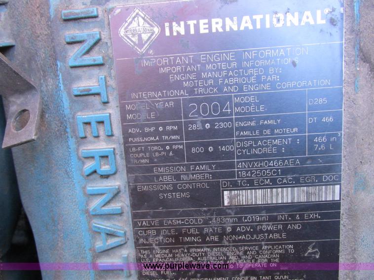 image for item K2211 2005 International DuraStar 4400 bucket truck