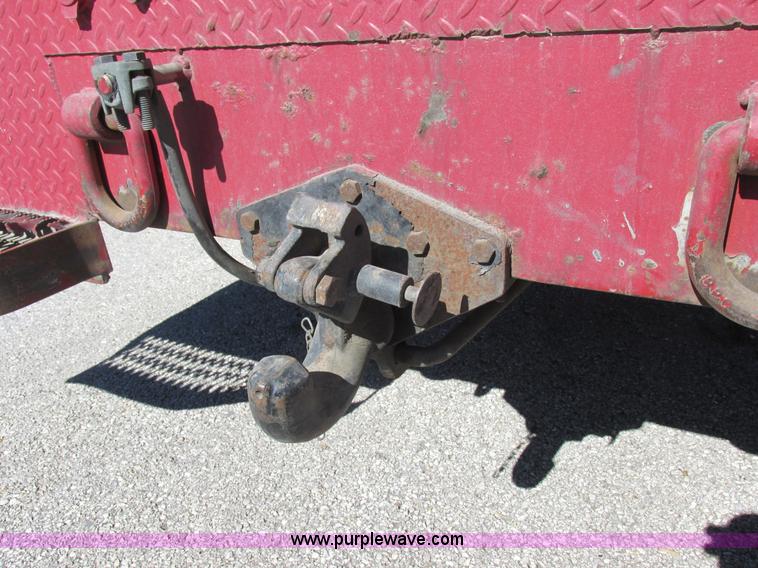 image for item K2211 2005 International DuraStar 4400 bucket truck