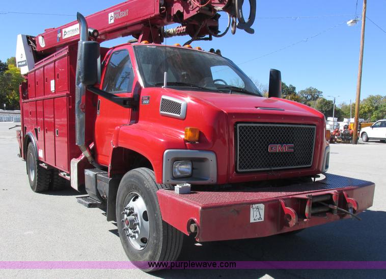 image for item K2212 2005 GMC C8500 digger derrick truck