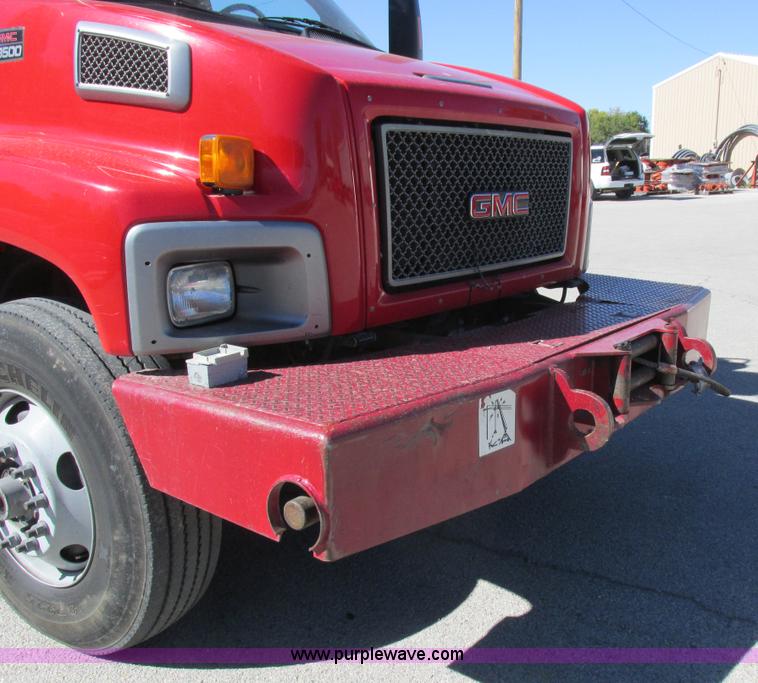 image for item K2212 2005 GMC C8500 digger derrick truck