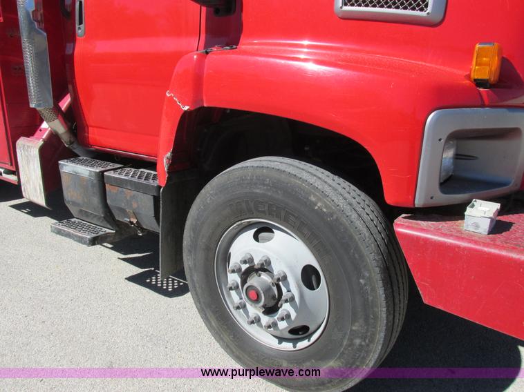 image for item K2212 2005 GMC C8500 digger derrick truck