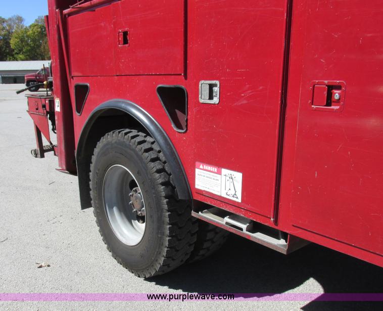 image for item K2212 2005 GMC C8500 digger derrick truck