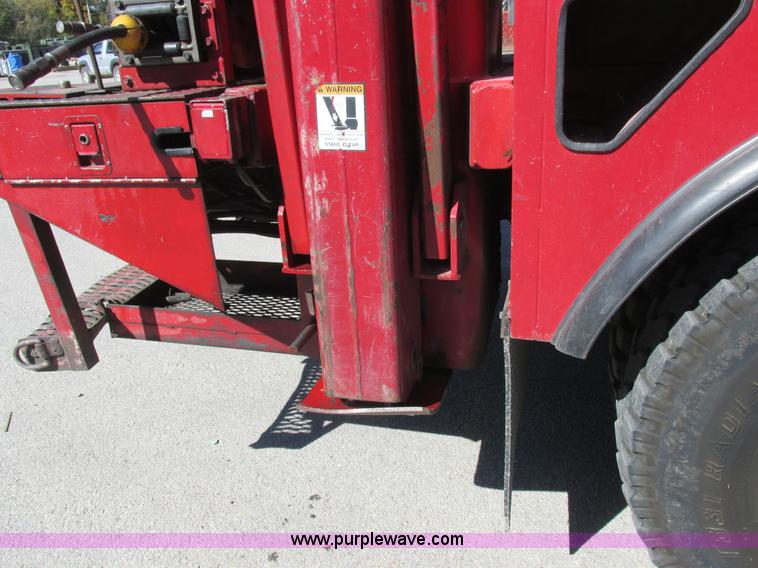 image for item K2212 2005 GMC C8500 digger derrick truck