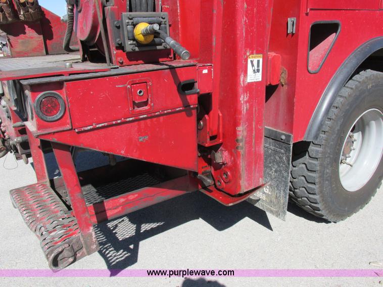 image for item K2212 2005 GMC C8500 digger derrick truck