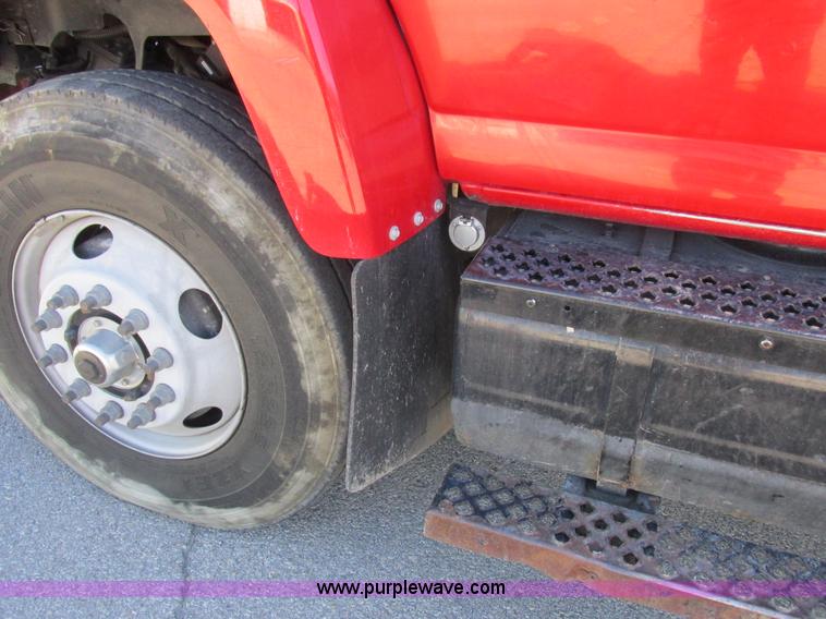 image for item K2212 2005 GMC C8500 digger derrick truck