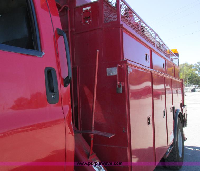 image for item K2212 2005 GMC C8500 digger derrick truck