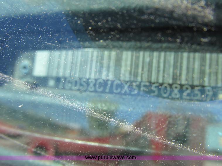 image for item K2212 2005 GMC C8500 digger derrick truck