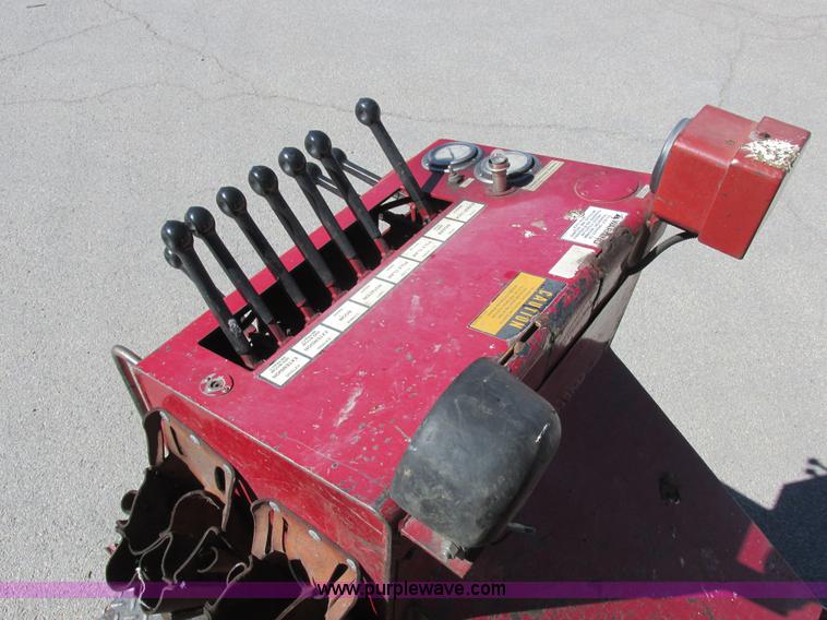 image for item K2212 2005 GMC C8500 digger derrick truck