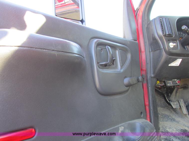 image for item K2212 2005 GMC C8500 digger derrick truck