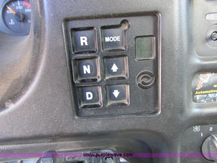 image for item K2212 2005 GMC C8500 digger derrick truck