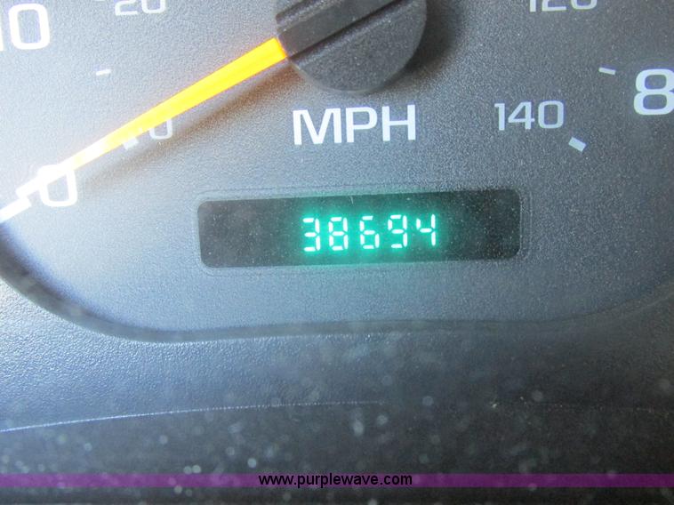 image for item K2212 2005 GMC C8500 digger derrick truck