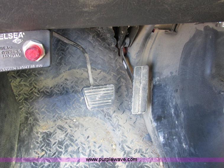 image for item K2212 2005 GMC C8500 digger derrick truck