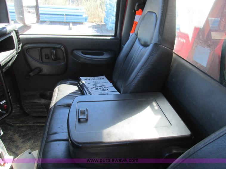 image for item K2212 2005 GMC C8500 digger derrick truck