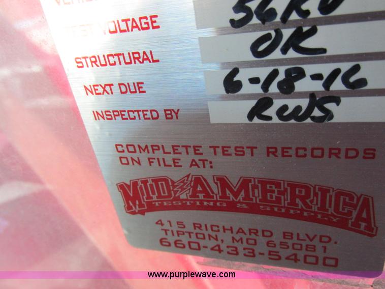 image for item K2212 2005 GMC C8500 digger derrick truck