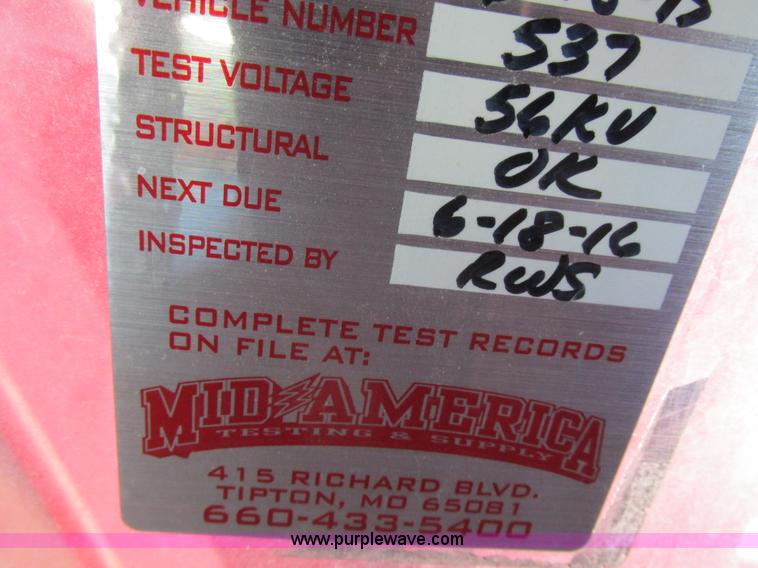 image for item K2212 2005 GMC C8500 digger derrick truck