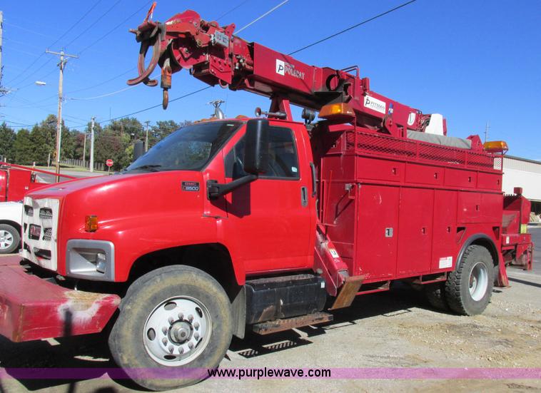 image for item K2213 2005 GMC C8500 digger derrick truck