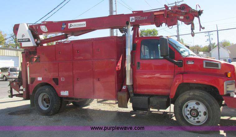 image for item K2213 2005 GMC C8500 digger derrick truck