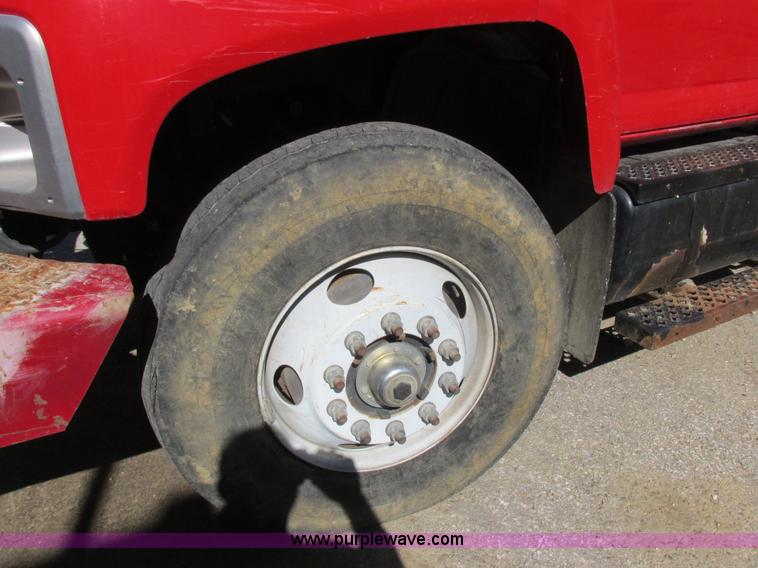 image for item K2213 2005 GMC C8500 digger derrick truck