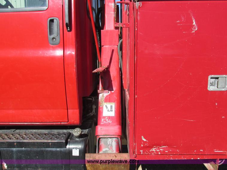 image for item K2213 2005 GMC C8500 digger derrick truck