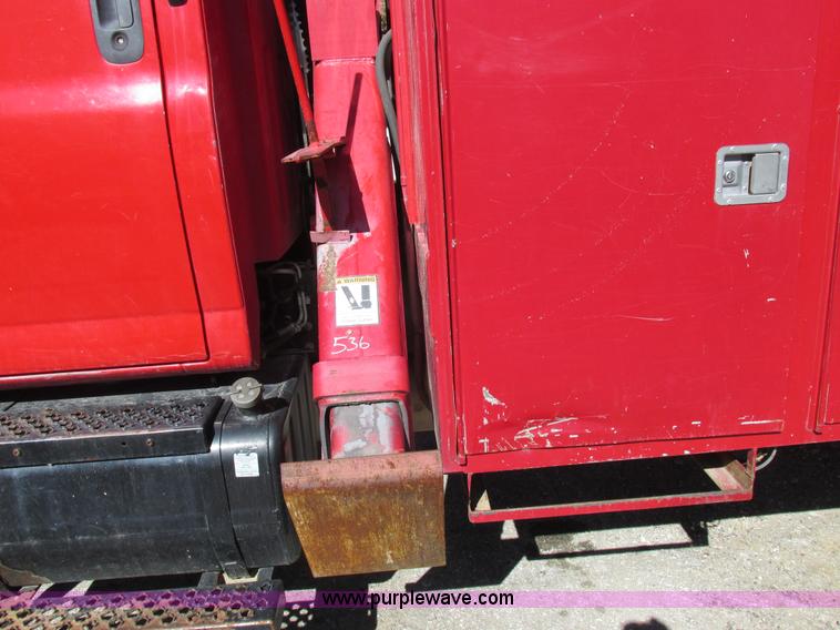 image for item K2213 2005 GMC C8500 digger derrick truck