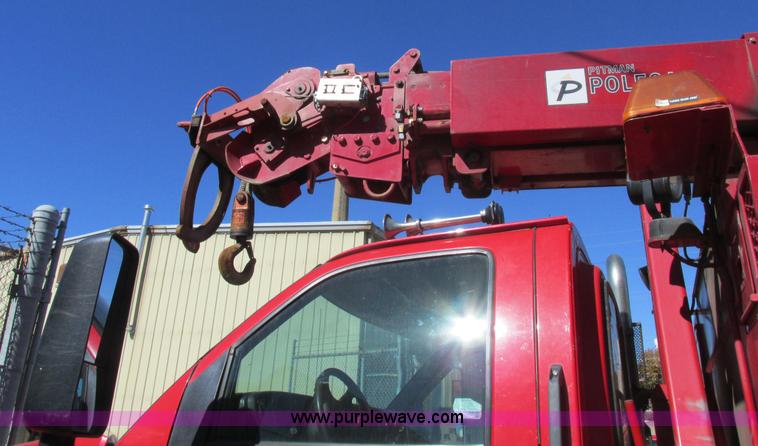 image for item K2213 2005 GMC C8500 digger derrick truck