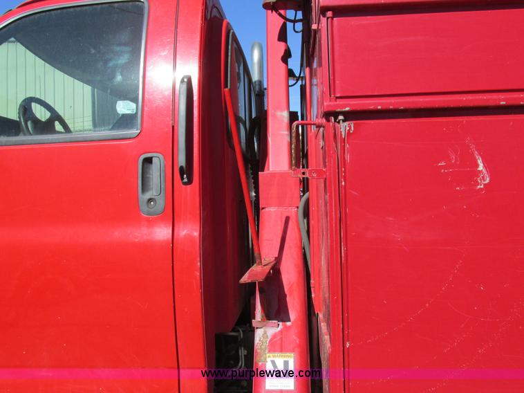 image for item K2213 2005 GMC C8500 digger derrick truck