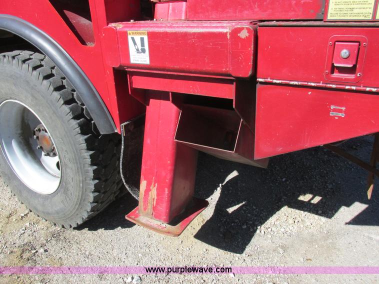 image for item K2213 2005 GMC C8500 digger derrick truck