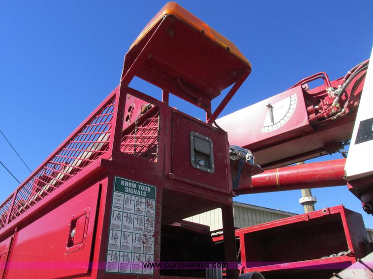 image for item K2213 2005 GMC C8500 digger derrick truck