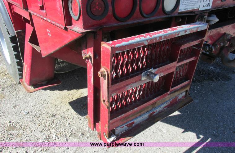 image for item K2213 2005 GMC C8500 digger derrick truck