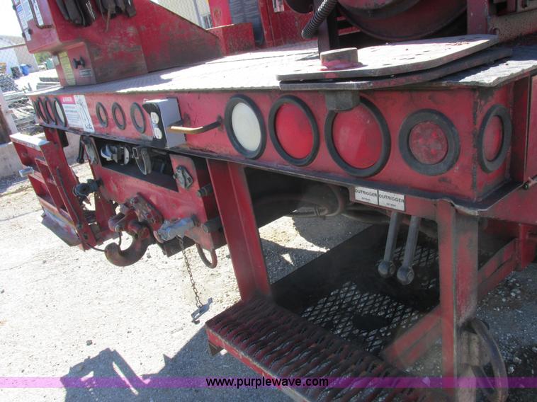 image for item K2213 2005 GMC C8500 digger derrick truck
