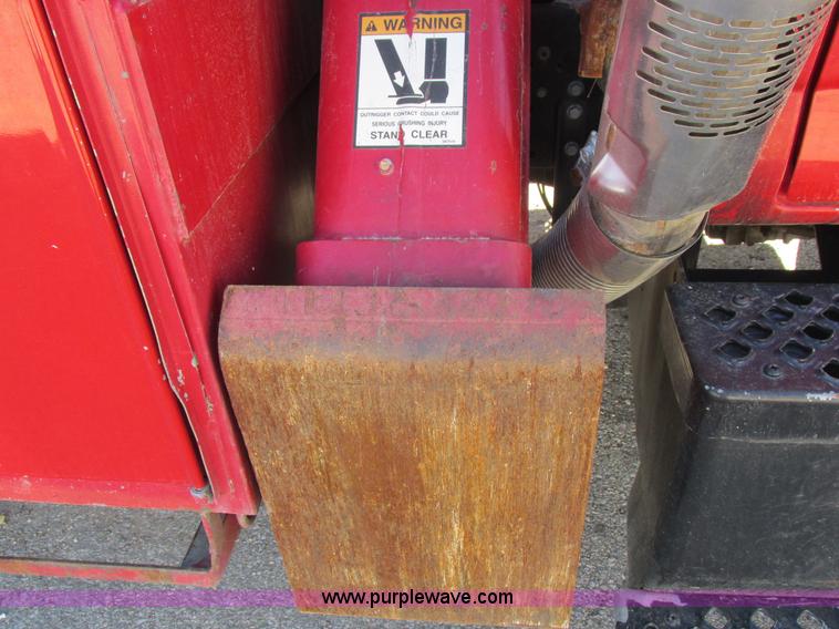 image for item K2213 2005 GMC C8500 digger derrick truck