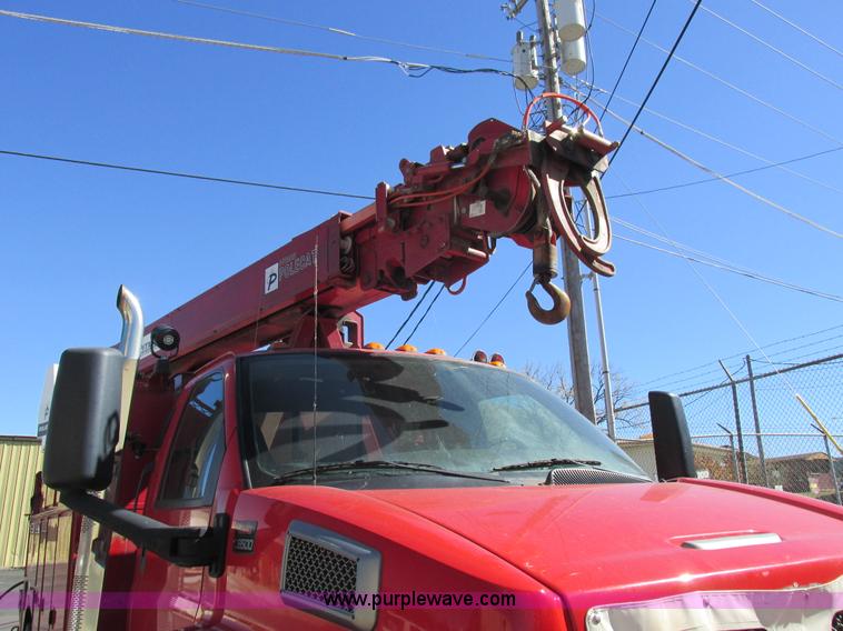 image for item K2213 2005 GMC C8500 digger derrick truck