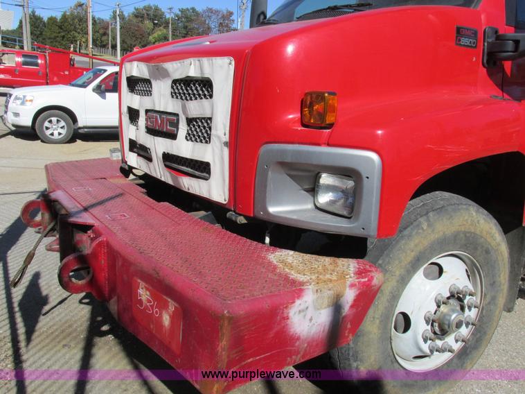 image for item K2213 2005 GMC C8500 digger derrick truck