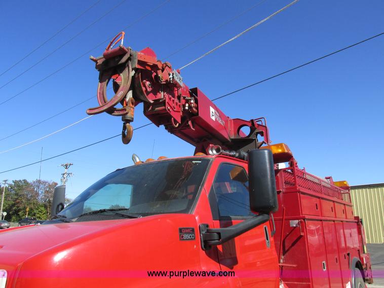 image for item K2213 2005 GMC C8500 digger derrick truck