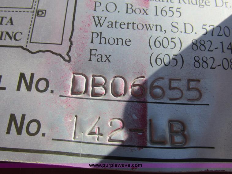 image for item K2213 2005 GMC C8500 digger derrick truck