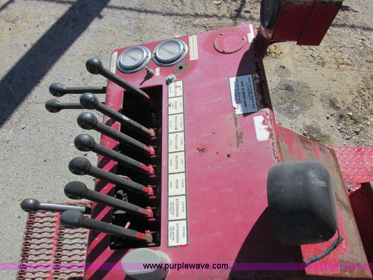 image for item K2213 2005 GMC C8500 digger derrick truck