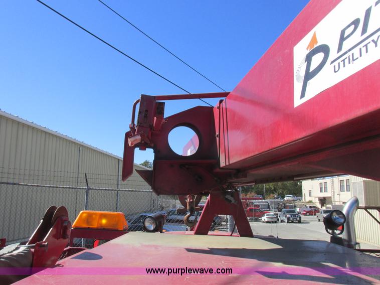 image for item K2213 2005 GMC C8500 digger derrick truck