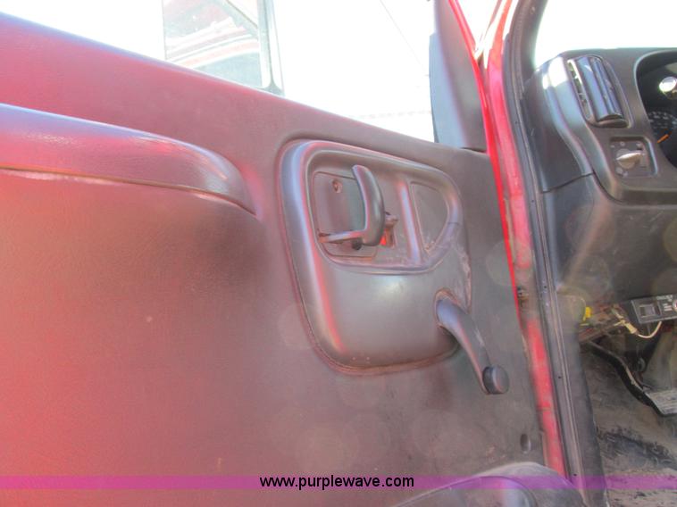 image for item K2213 2005 GMC C8500 digger derrick truck