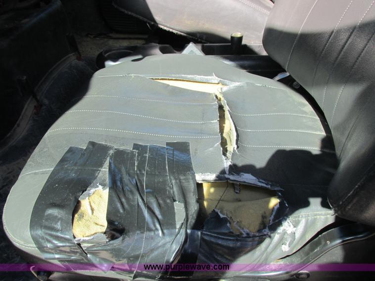 image for item K2213 2005 GMC C8500 digger derrick truck