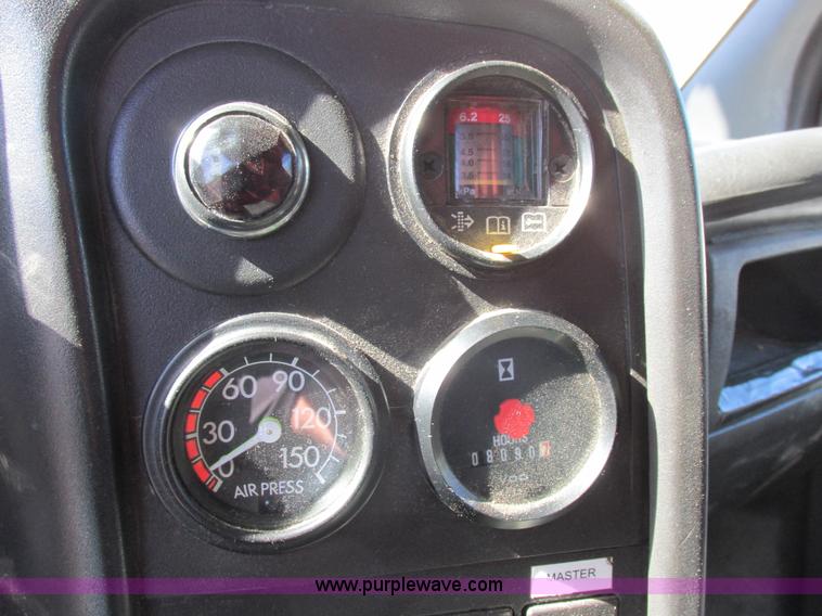 image for item K2213 2005 GMC C8500 digger derrick truck